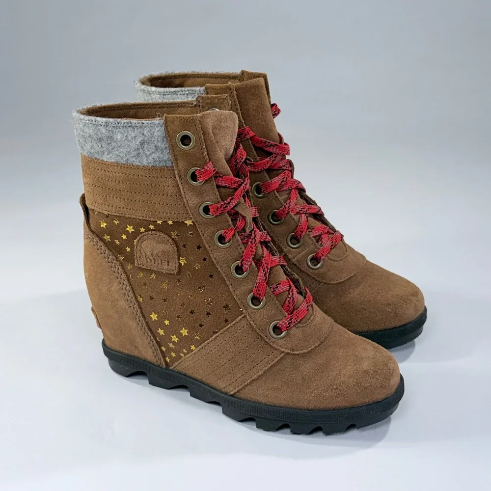 Sorel Lexie Wedge Boot Youth 4 Brown Suede Gold Stars Waterproof Outdoor Comfort